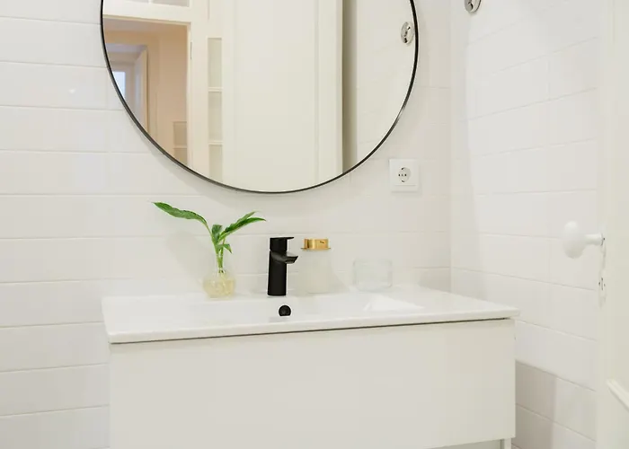 Heart Of Lisbon Luxe Stay For 10 *