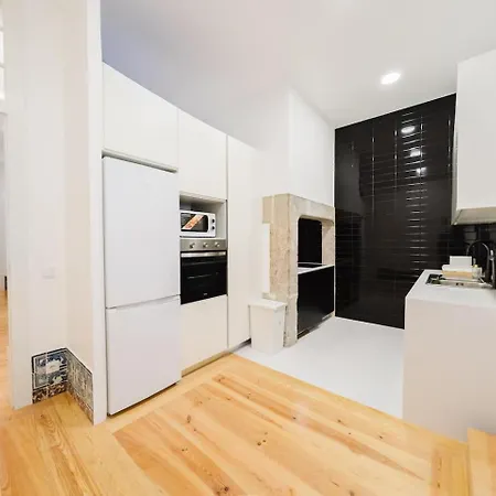 Heart Of Lisbon Luxe Stay For 10