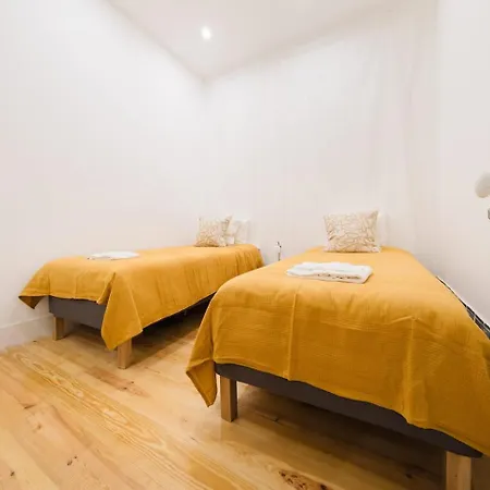 Heart Of Lisbon Luxe Stay For 10 * Lisboa