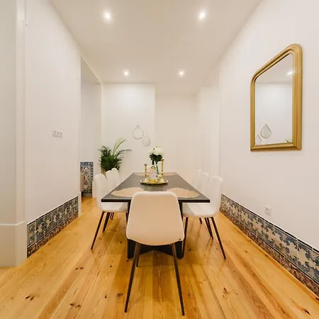 Heart Of Lisbon Luxe Stay For 10 * Lisboa