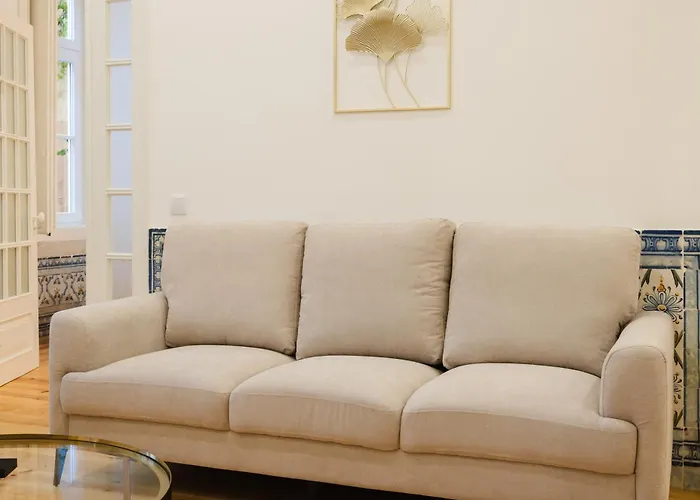Apartment Heart Of Lisbon Luxe Stay For 10 *