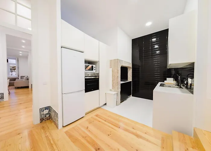 Heart Of Lisbon Luxe Stay For 10