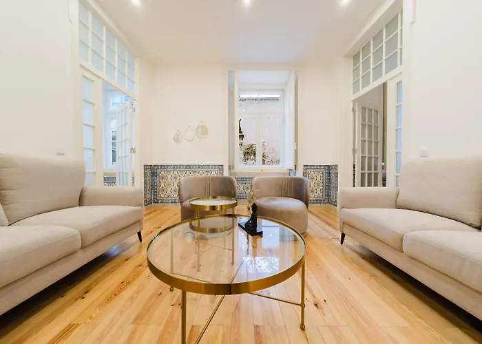 Heart Of Lisbon Luxe Stay For 10