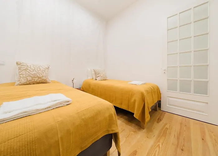 Heart Of Lisbon Luxe Stay For 10 Appartement
